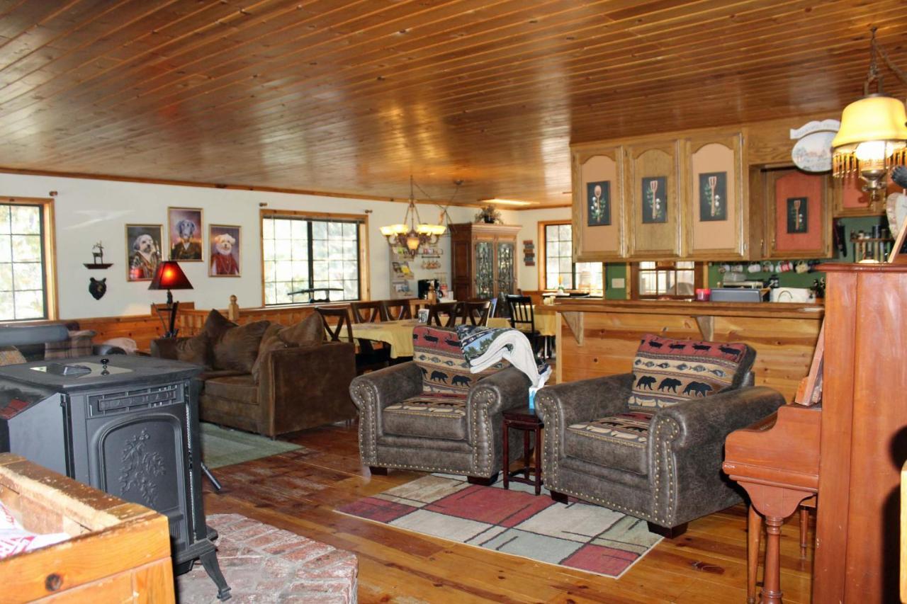The Old Bear Bnb Pine Mountain Club Екстериор снимка